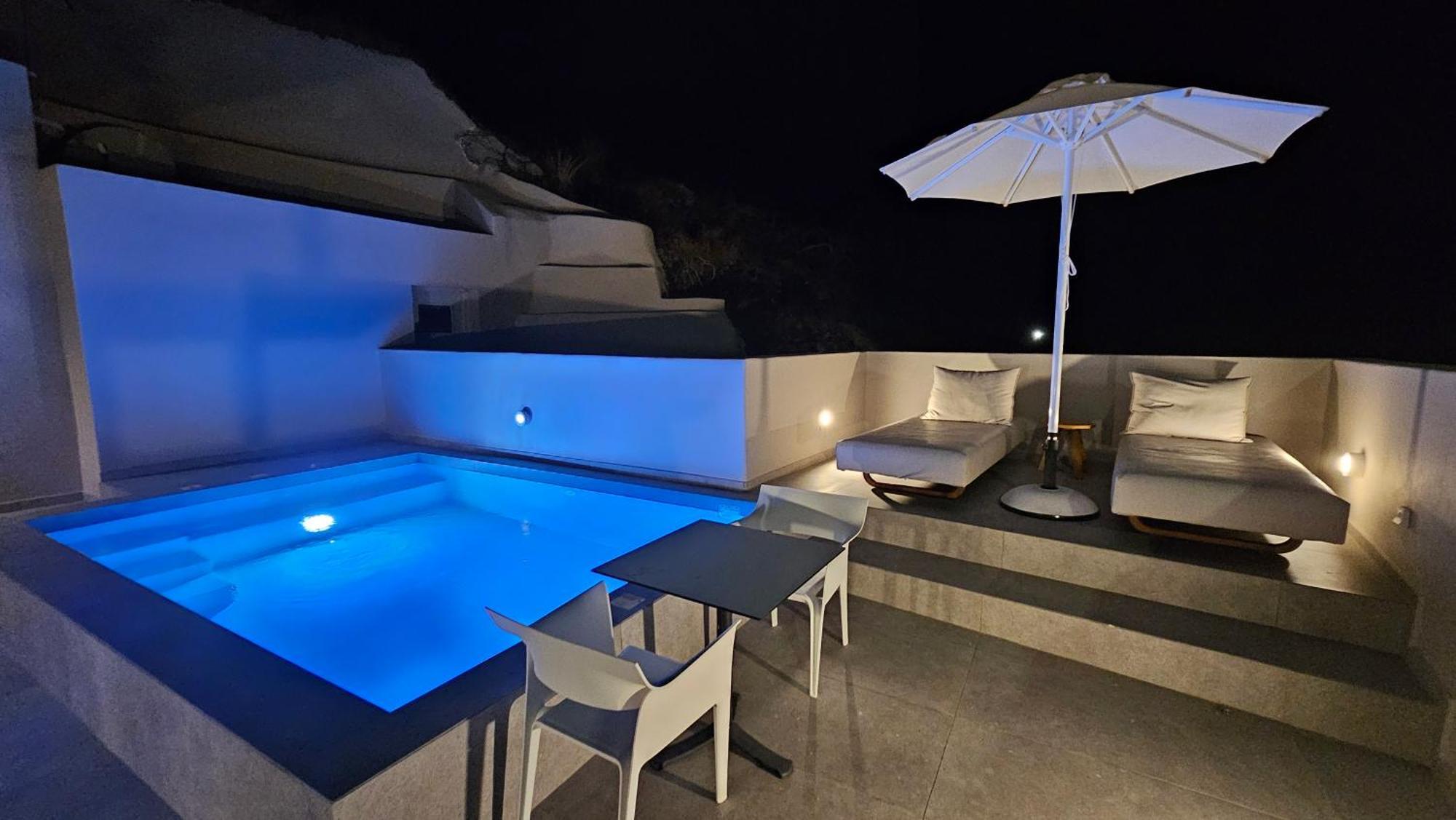 Petroma Cave Suites Vourvoulos ภายนอก รูปภาพ